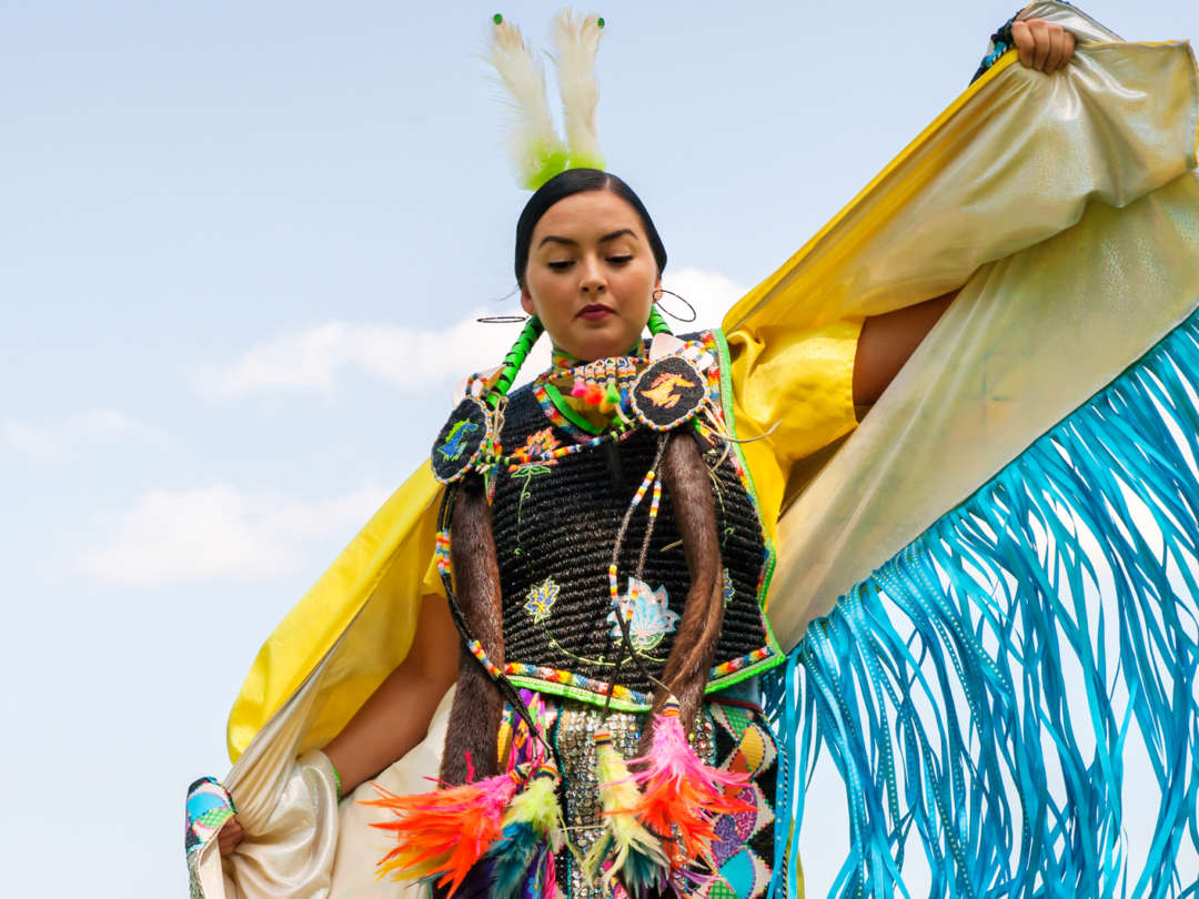ojibwe traditional clothing